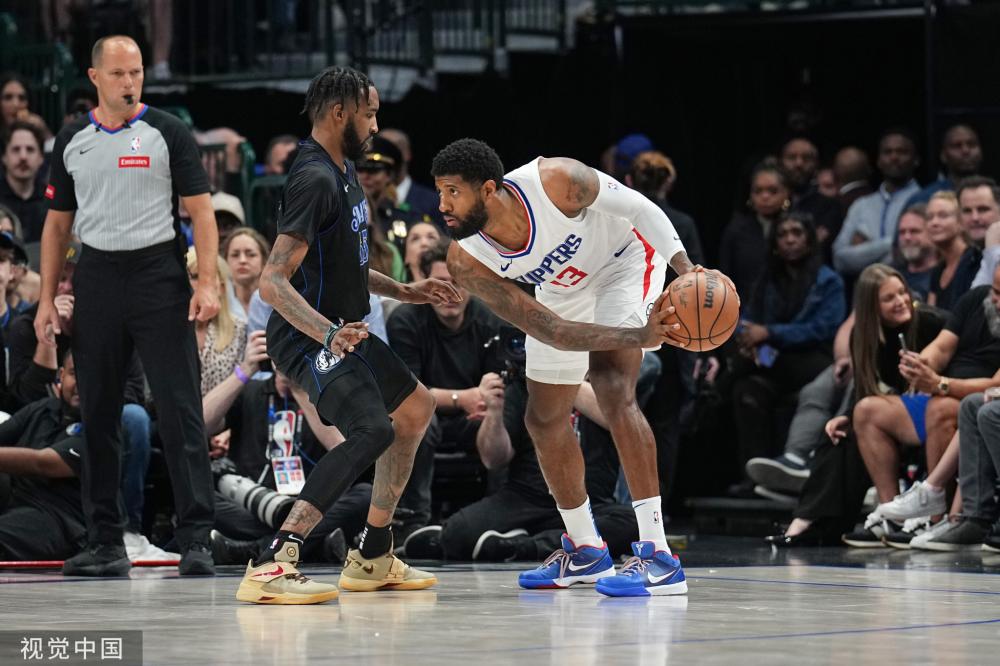 场中脱颖而 场中脱颖而