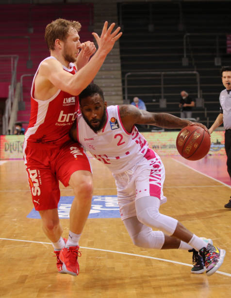 场中脱颖而 场中脱颖而